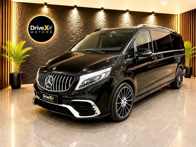 مستعملة Mercedes-Benz V-Class 250 عملية فيس ليفت III (W447), 2.0 l, 2023 في في الإمارات, أبوظبي من Drive X Motors، اللون أسود. مواصفات الخليج | AUTO.AE | إعلان #274522