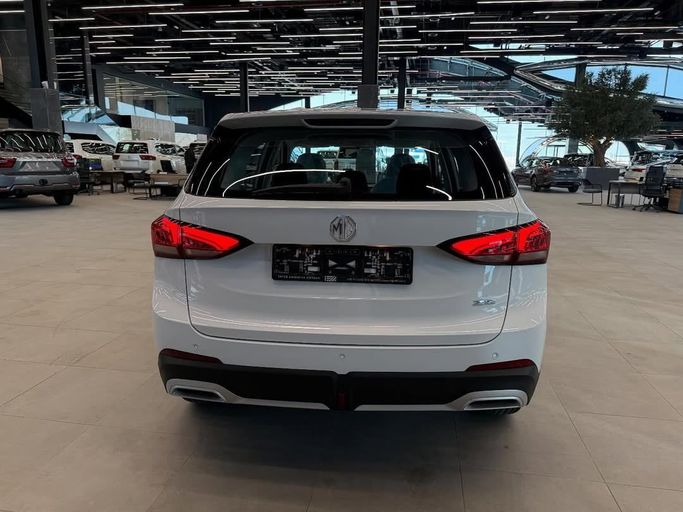 Новый MG ZS II Рестайлинг, 1.5 л, 2025 в Абу-Даби от Baniyas Cars Abu Dhabi Белый цвет. Other | AUTO.AE