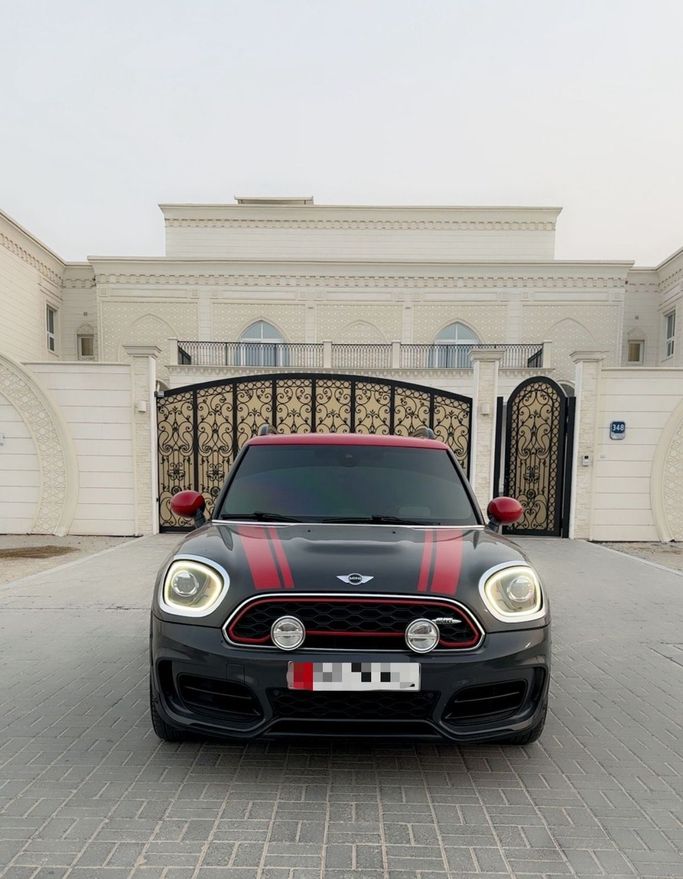 Used MINI Countryman Cooper S II, 2.0 l, 2018 in Abu Dhabi, Black color. GCC Specs | AUTO.AE