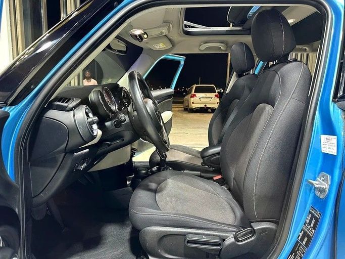 Подержанный MINI Hatch Cooper III (F55/F56) Рестайлинг, 1.5 л, 2019 в Абу-Даби от Al Ramz Motors Синий цвет. GCC | AUTO.AE