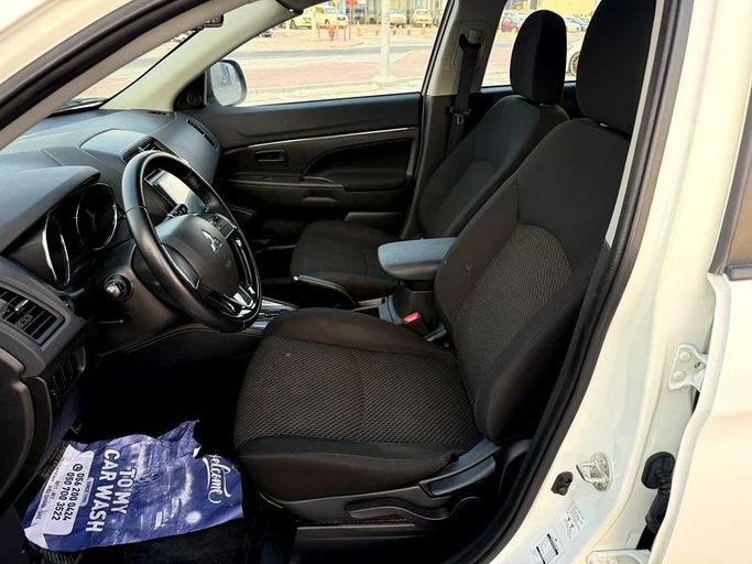 Used Mitsubishi ASX I Facelift 3, 1.6 l, 2022 in Abu Dhabi by Al Laith Cars Showroom, White color. GCC Specs | AUTO.AE