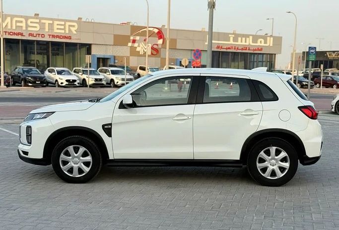 Used Mitsubishi ASX I Facelift 3, 1.6 l, 2022 in Abu Dhabi by Al Laith Cars Showroom, White color. GCC Specs | AUTO.AE