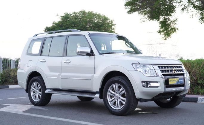 مستعملة Mitsubishi Pajero عملية شد الوجه IV 2, 3.8 l, 2020 في في أبو ظبي من Advantage Motors، اللون أبيض. مواصفات الخليج | AUTO.AE