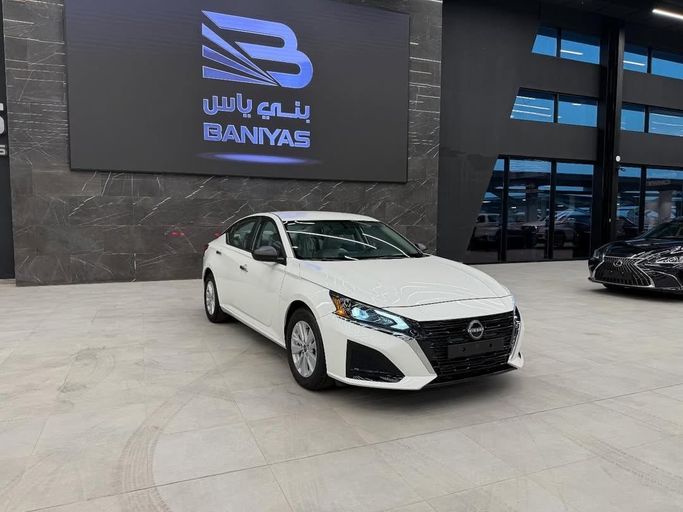 Новый Nissan Altima VI (L34) Рестайлинг, 2.5 л, 2025 в Абу-Даби от Baniyas Cars Abu Dhabi Белый цвет. GCC | AUTO.AE