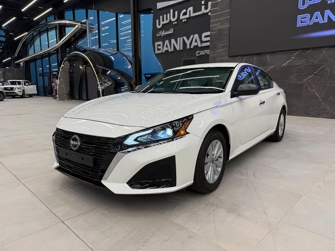Новый Nissan Altima VI (L34) Рестайлинг, 2.5 л, 2025 в Абу-Даби от Baniyas Cars Abu Dhabi Белый цвет. GCC | AUTO.AE
