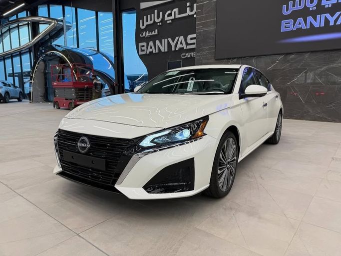 Новый Nissan Altima VI (L34) Рестайлинг, 2.5 л, 2025 в Абу-Даби от Baniyas Cars Abu Dhabi Белый цвет. GCC | AUTO.AE