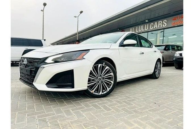 Новый Nissan Altima VI (L34) Рестайлинг, 2.0 л, 2025 в Абу-Даби от Al Lulu Cars Белый цвет. GCC | AUTO.AE
