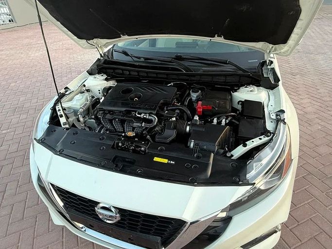 Used Nissan Altima VI (L34), 2.5 l, 2021 in Abu Dhabi by Al Asad Automobile Showroom, White color. GCC Specs | AUTO.AE