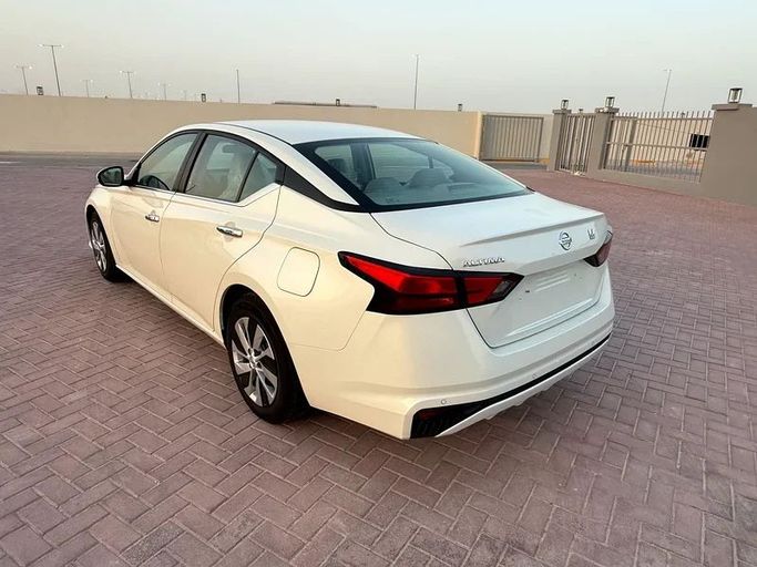 Used Nissan Altima VI (L34), 2.5 l, 2021 in Abu Dhabi by Al Asad Automobile Showroom, White color. GCC Specs | AUTO.AE