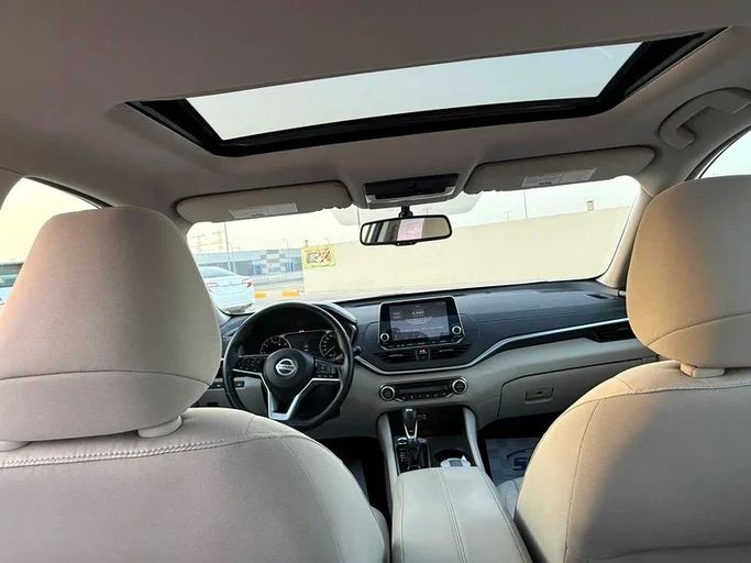 Used Nissan Altima VI (L34), 2.5 l, 2021 in Abu Dhabi by Al Asad Automobile Showroom, White color. GCC Specs | AUTO.AE