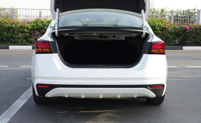 Used Nissan Altima VI (L34) Facelift, 2.5 l, 2023 in Abu Dhabi by Advantage Motors, White color. GCC Specs | AUTO.AE