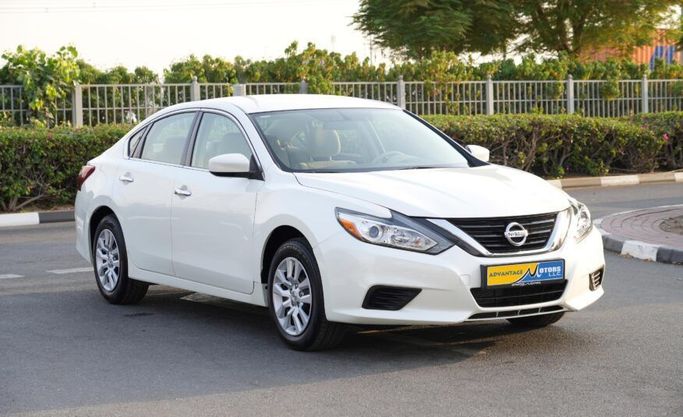 مستعملة Nissan Altima عملية شد الوجه V (L33), 2.5 l, 2018 في في أبو ظبي من Advantage Motors، اللون أبيض. مواصفات الخليج | AUTO.AE