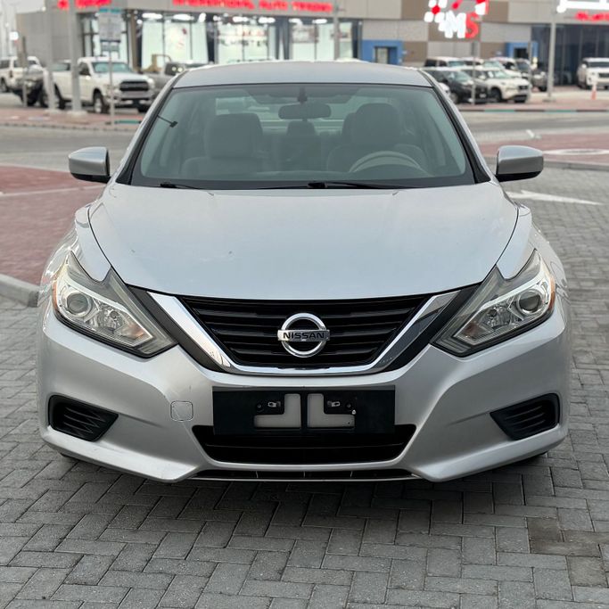 New Nissan Altima V (L33) Facelift, 2.5 l, 2017 in Abu Dhabi by Al Laith Cars Showroom, Silver color. GCC Specs | AUTO.AE