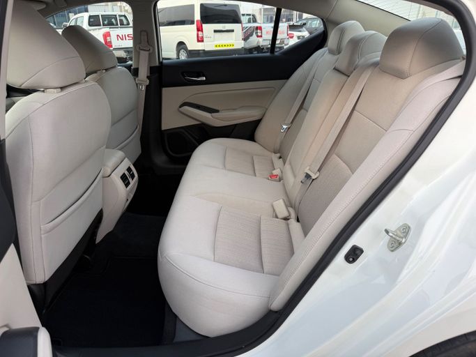 Used Nissan Altima VI (L34), 2.5 l, 2021 in Abu Dhabi by Al Laith Cars Showroom, Grey color. GCC Specs | AUTO.AE
