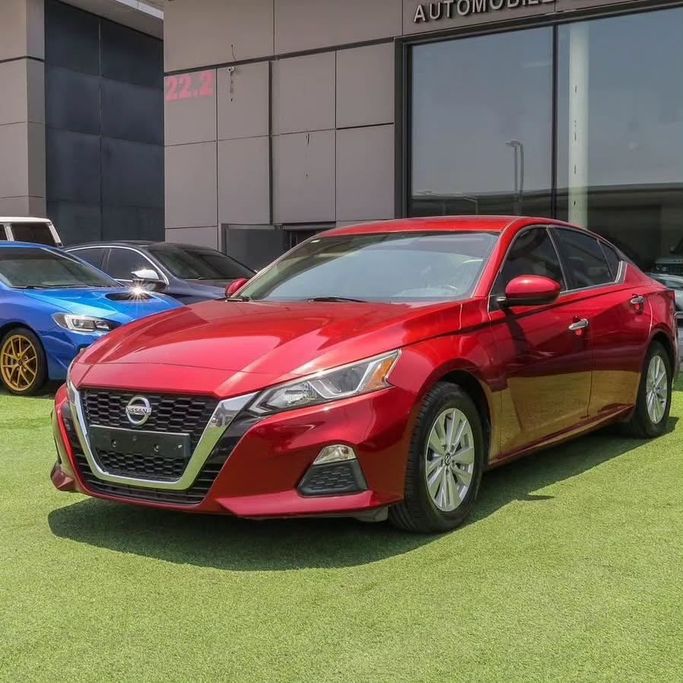 Used Nissan Altima VI (L34), 2.5 l, 2019 in Abu Dhabi by Al Fajr Automobile showroom, Red color. GCC Specs | AUTO.AE