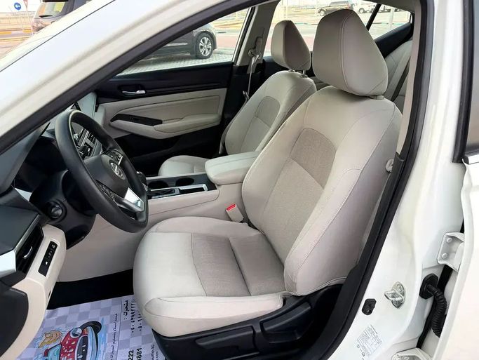 Подержанный Nissan Altima VI (L34), 2.5 л, 2019 в Абу-Даби от Al Laith Cars Showroom Белый цвет. GCC | AUTO.AE