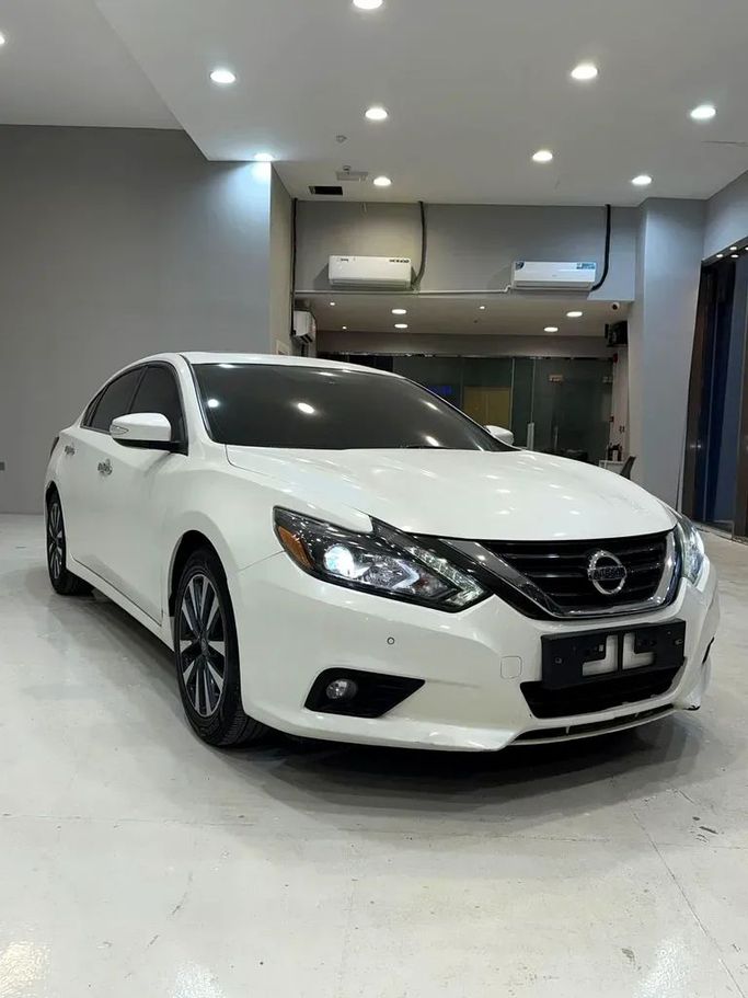 Used Nissan Altima V (L33) Facelift, 2.5 l, 2017 in Abu Dhabi by Crypto Stars Used Cars Trading, White color. Korean Specs | AUTO.AE