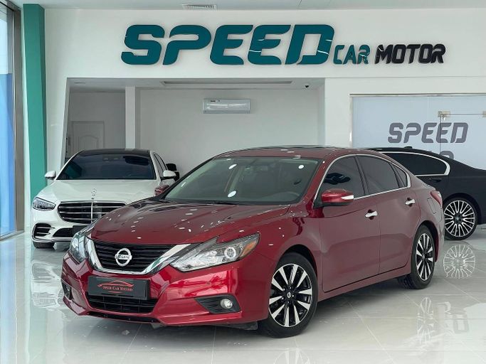Подержанный Nissan Altima VI (L34), 2.5 л, 2018 в Абу-Даби от Speed Car Motors Тёмно-бордовый цвет.  | AUTO.AE