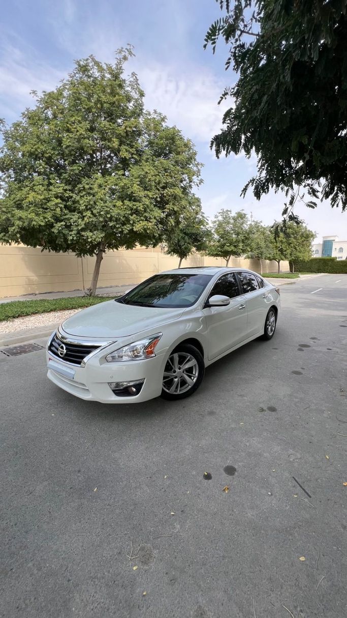 Used Nissan Altima V (L33), 2.5 l, 2014 in Abu Dhabi, White color. GCC Specs | AUTO.AE