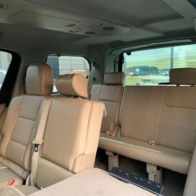 Подержанный Nissan Armada I Рестайлинг, 5.6 л, 2014 в Абу-Даби от Al Fajr Automobile showroom Синий цвет. GCC | AUTO.AE