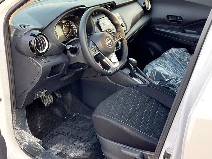 New Nissan Kicks I Facelift, 1.6 l, 2024 in Abu Dhabi by Al Lulu Cars, White color. GCC Specs | AUTO.AE