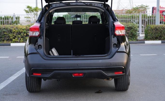 مستعملة Nissan Kicks أنا شد الوجه, 1.5 l, 2020 في في أبو ظبي من Advantage Motors، اللون أسود. مواصفات الخليج | AUTO.AE