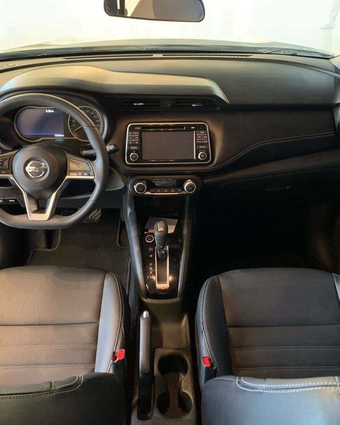 Used Nissan Kicks I, 1.6 l, 2018 in Abu Dhabi by Al Fajr Automobile showroom, Silver color. GCC Specs | AUTO.AE