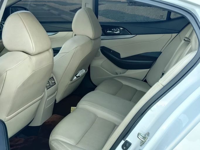 Used Nissan Maxima VIII (A36), 3.5 l, 2018 in Abu Dhabi by Al Fajr Automobile showroom, White color. Other | AUTO.AE