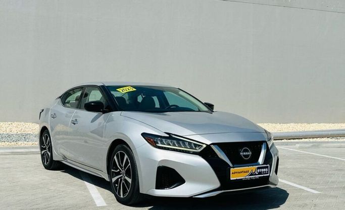 Подержанный Nissan Maxima VIII (A36) Рестайлинг, 3.5 л, 2023 в Абу-Даби от Advantage Motors Серебристый цвет. GCC | AUTO.AE