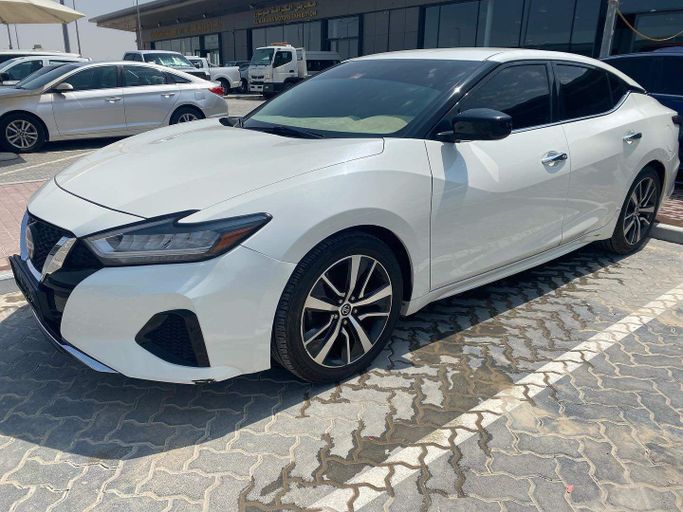 Подержанный Nissan Maxima VIII (A36) Рестайлинг, 3.5 л, 2020 в Абу-Даби от Golden coast automobile showroom Белый цвет. GCC | AUTO.AE