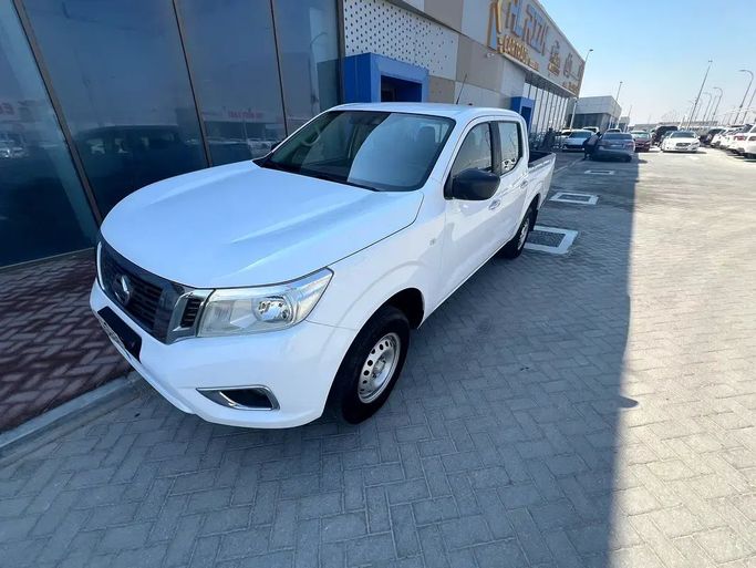 Used Nissan Navara (Frontier) IV (D23), 2.5 l, 2020 in Abu Dhabi by Al Asad Automobile Showroom, White color. GCC Specs | AUTO.AE