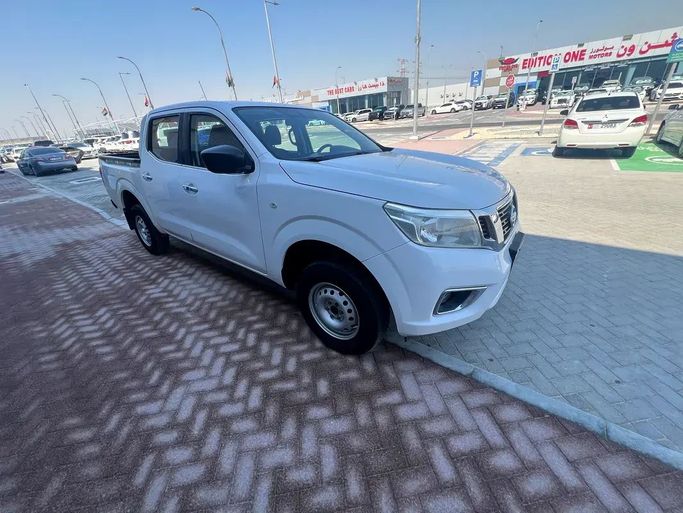 Used Nissan Navara (Frontier) IV (D23), 2.5 l, 2020 in Abu Dhabi by Al Asad Automobile Showroom, White color. GCC Specs | AUTO.AE