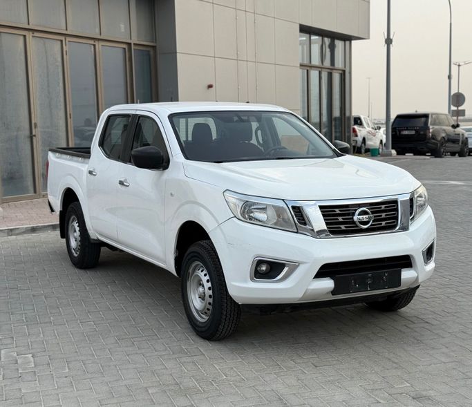 Used Nissan Navara (Frontier) IV (D23), 2.5 l, 2022 in Abu Dhabi by Al Laith Cars Showroom, White color. GCC Specs | AUTO.AE