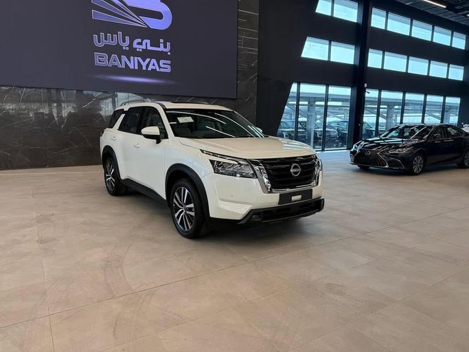 Новый Nissan Pathfinder V, 3.5 л, 2024 в Абу-Даби от Baniyas Cars Abu Dhabi Другой цвет цвет. GCC | AUTO.AE
