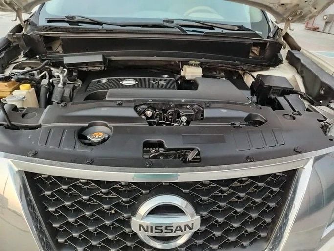 Used Nissan Pathfinder IV, 3.5 l, 2015 in Abu Dhabi by Al Lulu Cars, White color. GCC Specs | AUTO.AE