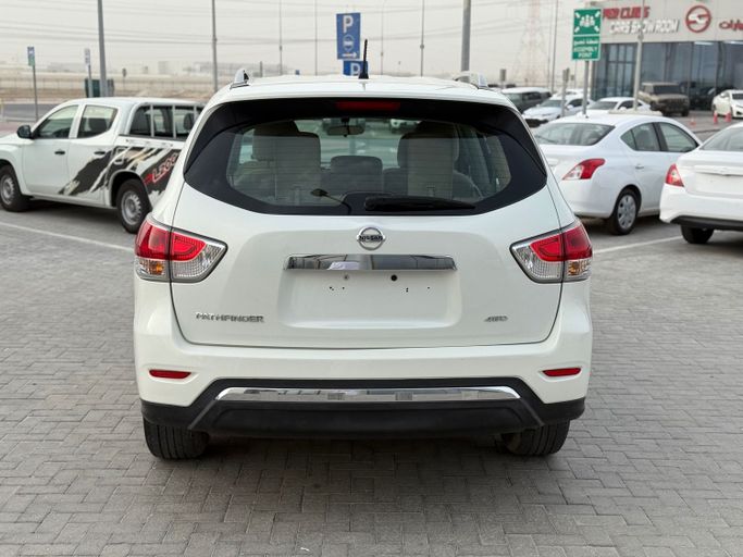 Used Nissan Pathfinder IV, 3.5 l, 2014 in Abu Dhabi by Al Laith Cars Showroom, White color. GCC Specs | AUTO.AE