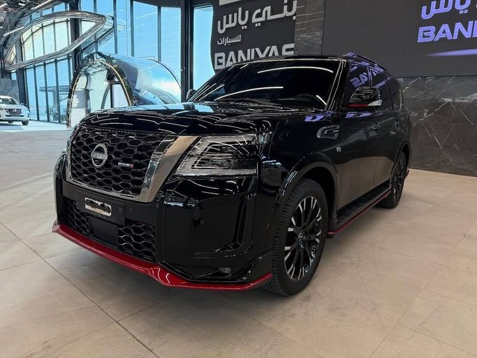Подержанный Nissan Patrol V (Y61) Рестайлинг, 4.8 л, 2022 в Абу-Даби от Baniyas Cars Abu Dhabi Черный цвет. GCC | AUTO.AE