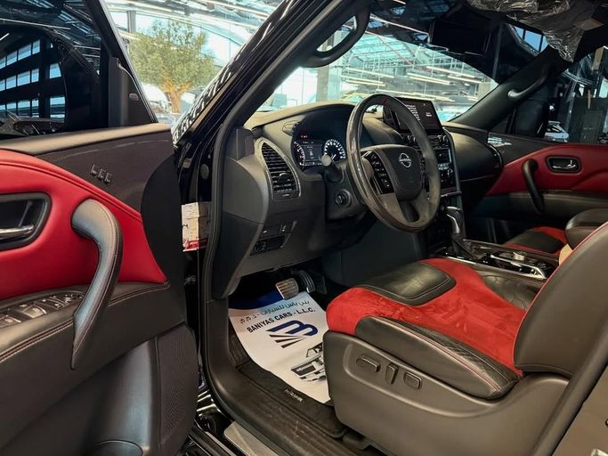 Подержанный Nissan Patrol V (Y61) Рестайлинг, 4.8 л, 2022 в Абу-Даби от Baniyas Cars Abu Dhabi Черный цвет. GCC | AUTO.AE