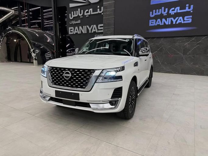 Новый Nissan Patrol VI (Y62) Рестайлинг 2, 5.6 л, 2024 в Абу-Даби от Baniyas Cars Abu Dhabi Белый цвет. GCC | AUTO.AE