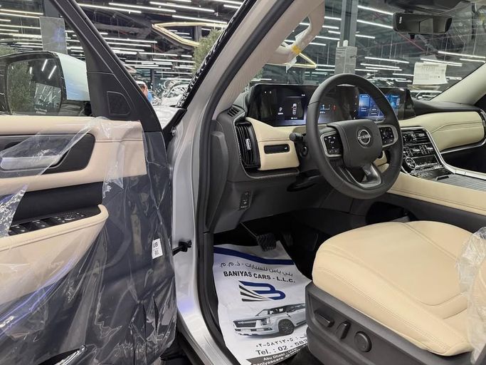 Новый Nissan Patrol V (Y61) Рестайлинг, 4.8 л, 2026 в Абу-Даби от Baniyas Cars Abu Dhabi Белый цвет. GCC | AUTO.AE