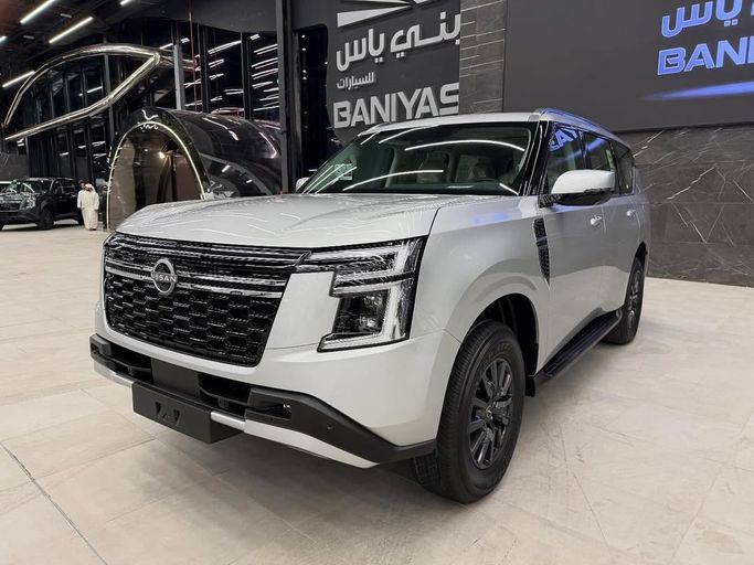 Новый Nissan Patrol V (Y61) Рестайлинг, 4.8 л, 2026 в Абу-Даби от Baniyas Cars Abu Dhabi Белый цвет. GCC | AUTO.AE
