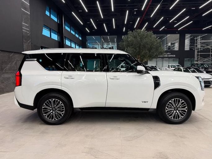 Новый Nissan Patrol VII (Y63), 3.5 л, 2026 в Абу-Даби от Baniyas Cars Abu Dhabi Белый цвет. GCC | AUTO.AE