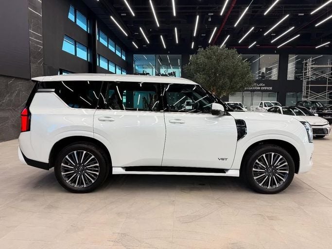 Новый Nissan Patrol VII (Y63), 3.5 л, 2026 в Абу-Даби от Baniyas Cars Abu Dhabi Белый цвет. GCC | AUTO.AE
