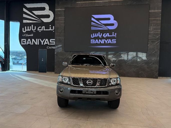 Подержанный Nissan Patrol V (Y61) Рестайлинг, 4.8 л, 2024 в Абу-Даби от Baniyas Cars Abu Dhabi Серый цвет. GCC | AUTO.AE