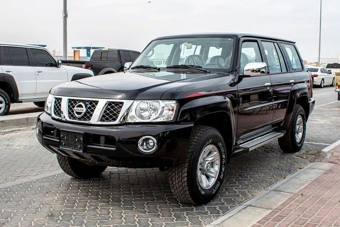 New Nissan Patrol V (Y61) Facelift, 4.8 l, 2024 in Abu Dhabi by Al Lulu Cars, Black color. GCC Specs | AUTO.AE