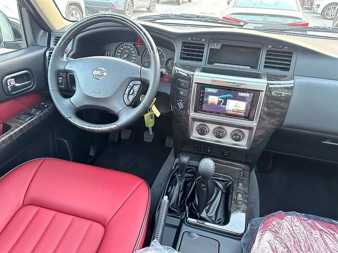 New Nissan Patrol V (Y61) Facelift, 4.8 l, 2024 in Abu Dhabi by Al Lulu Cars, Black color. GCC Specs | AUTO.AE