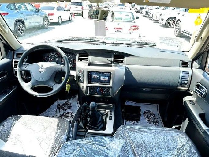 New Nissan Patrol V (Y61) Facelift, 4.8 l, 2024 in Abu Dhabi by Al Lulu Cars, Black color. GCC Specs | AUTO.AE