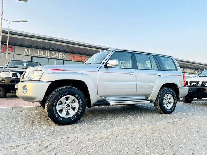 New Nissan Patrol V (Y61) Facelift, 4.8 l, 2024 in Abu Dhabi by Al Lulu Cars, Silver color. GCC Specs | AUTO.AE