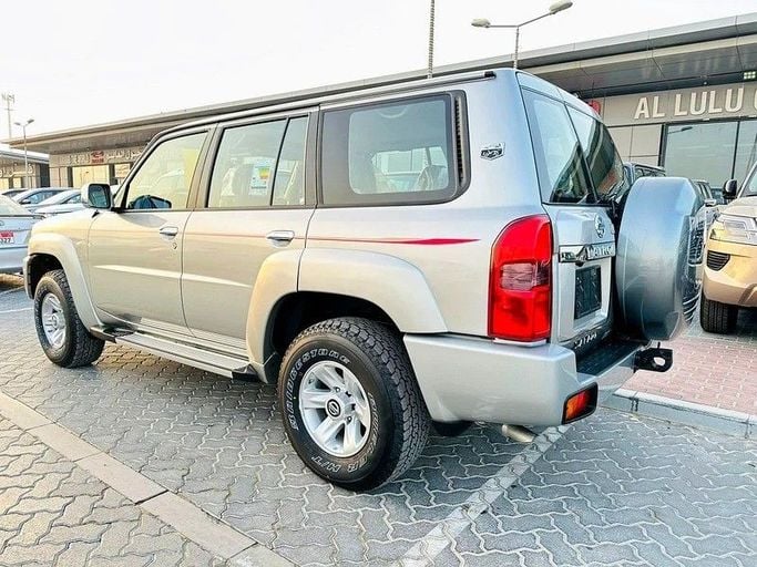 New Nissan Patrol V (Y61) Facelift, 4.8 l, 2024 in Abu Dhabi by Al Lulu Cars, Silver color. GCC Specs | AUTO.AE