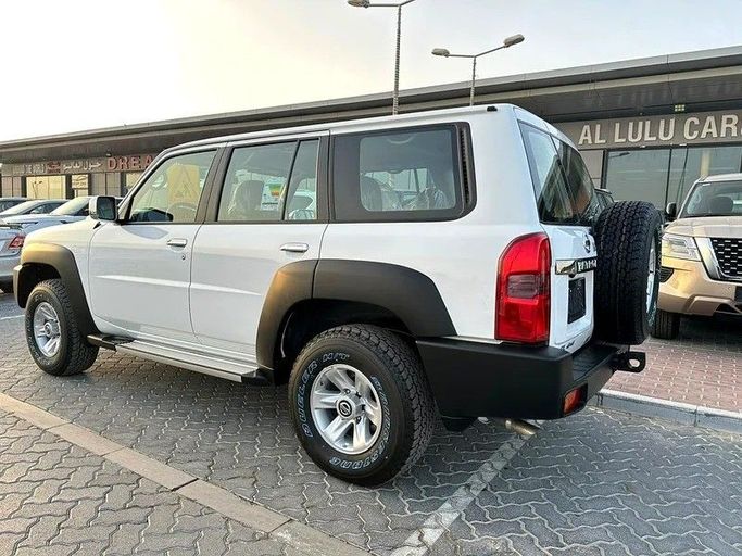 New Nissan Patrol V (Y61) Facelift, 4.8 l, 2024 in Abu Dhabi by Al Lulu Cars, White color. GCC Specs | AUTO.AE